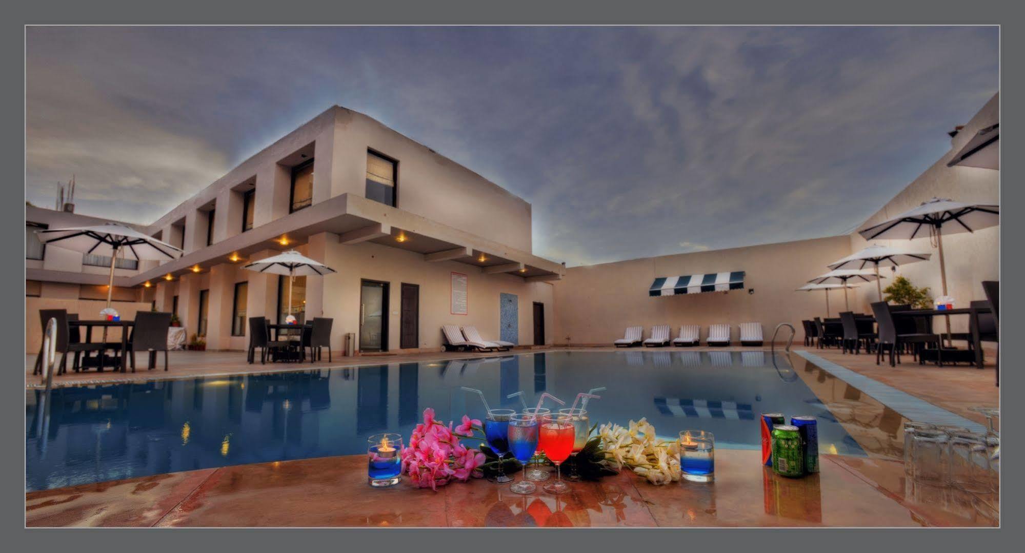 The Retreat Hotell Agra  Eksteriør bilde